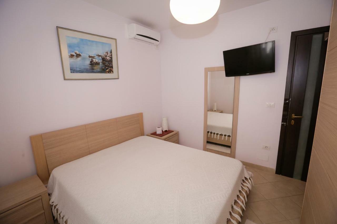 Pine-Tree Apt W/ Private Garden 50 M From The Sea 格勒姆 外观 照片