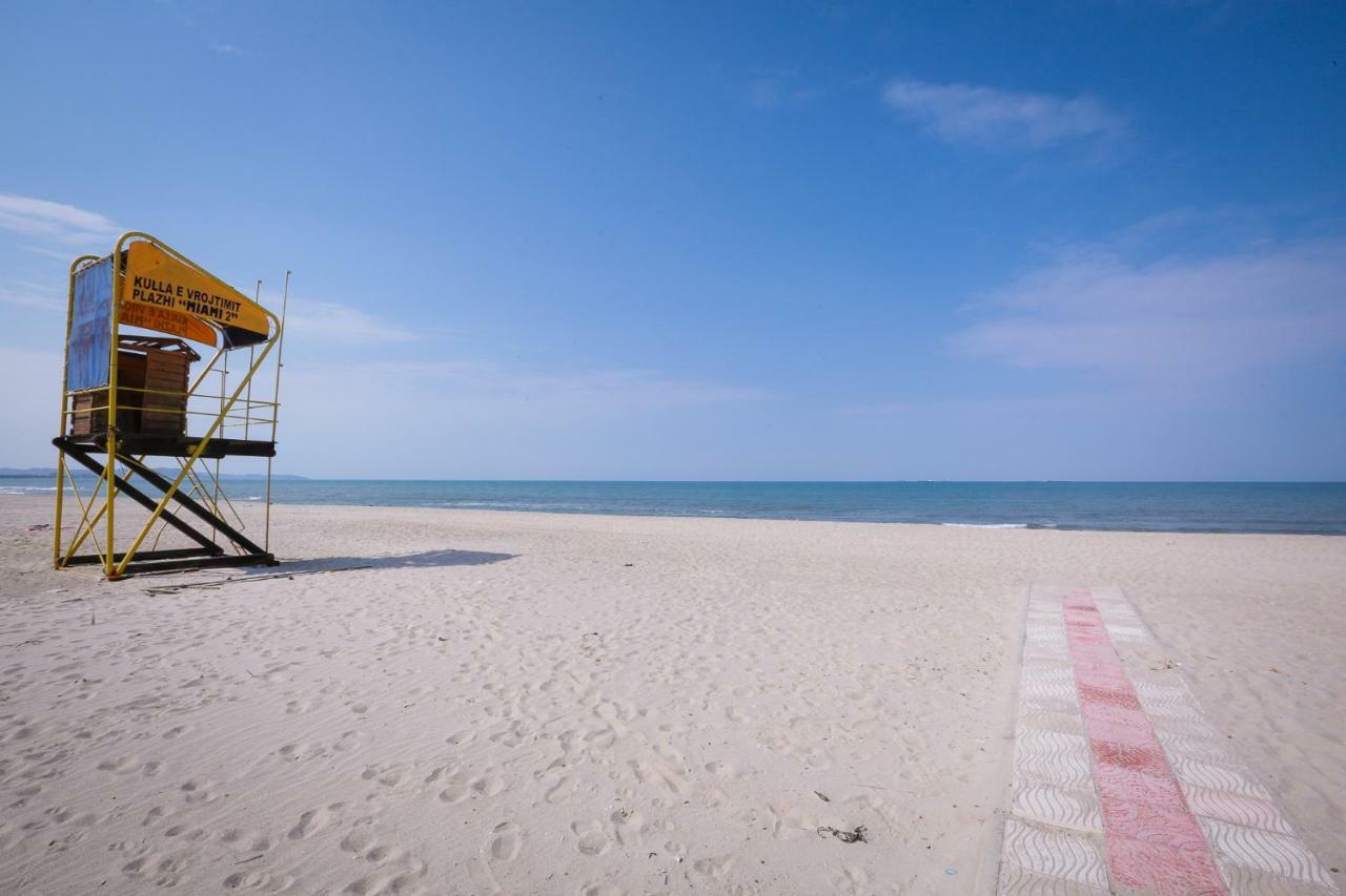 Pine-Tree Apt W/ Private Garden 50 M From The Sea 格勒姆 外观 照片
