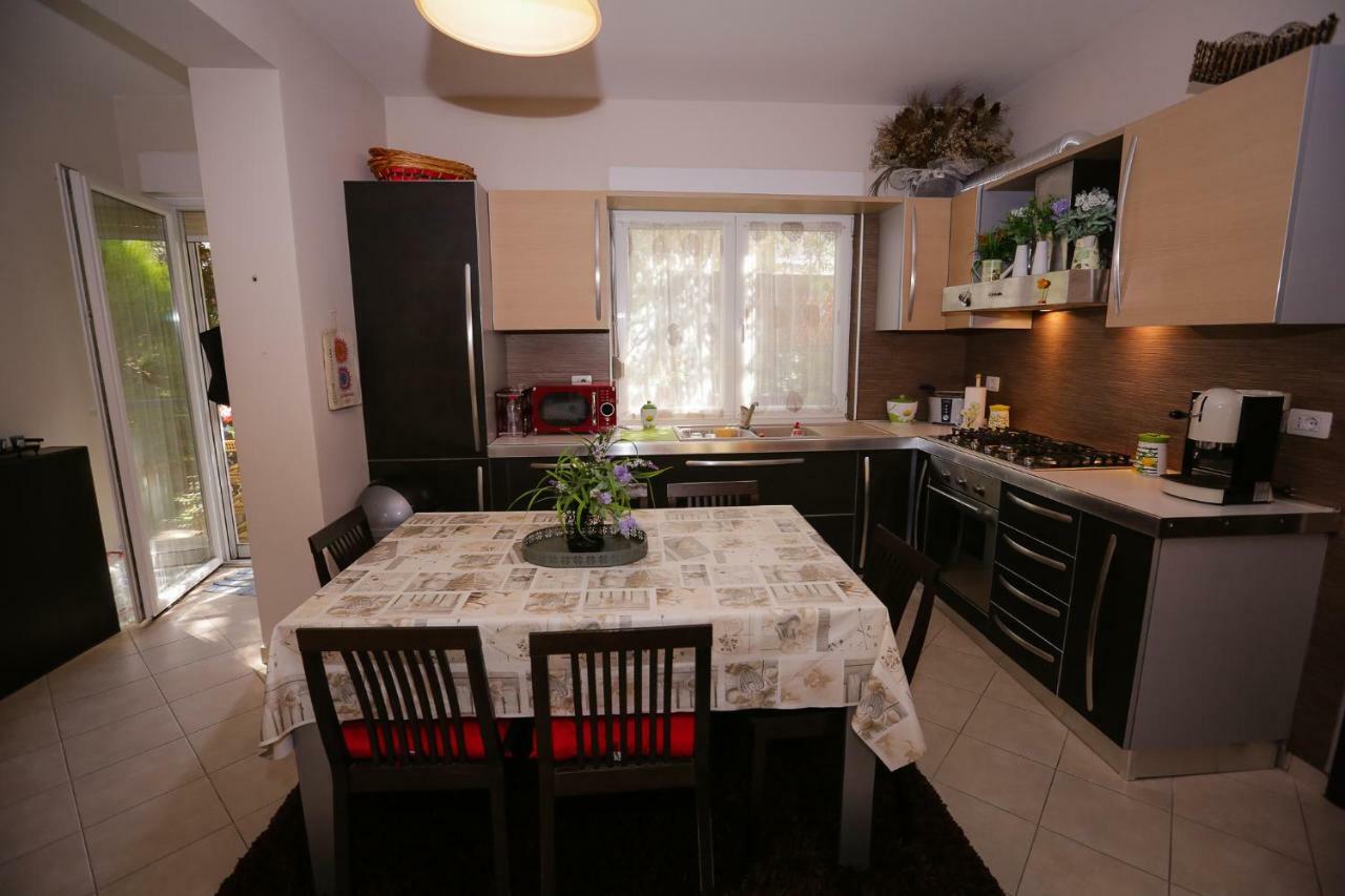 Pine-Tree Apt W/ Private Garden 50 M From The Sea 格勒姆 外观 照片