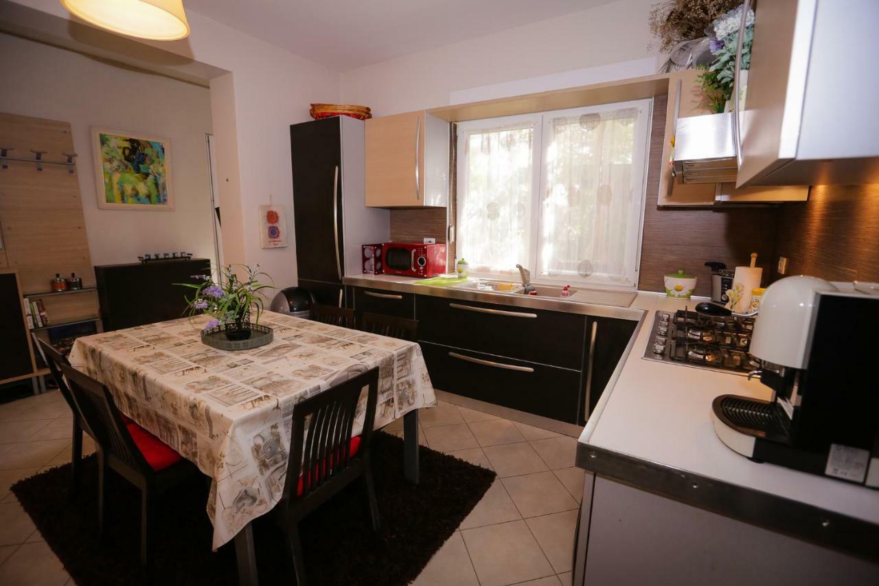 Pine-Tree Apt W/ Private Garden 50 M From The Sea 格勒姆 外观 照片