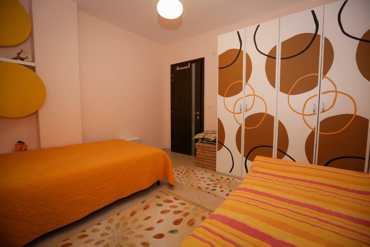 Pine-Tree Apt W/ Private Garden 50 M From The Sea 格勒姆 外观 照片